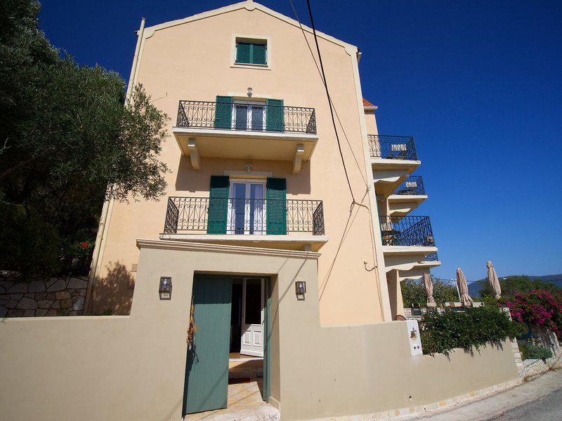 8AA357B4E2CA76454D18AB75AB6D9EFC