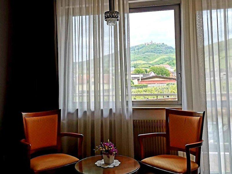 9AC6280B171300F7A6D5A2B46A366882