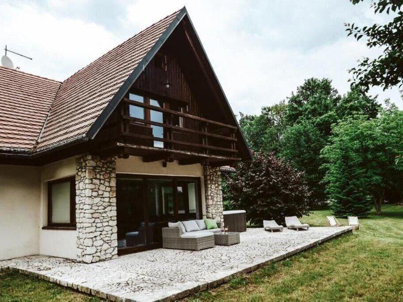 D5FE972995BA8E609517B45DF19D5CC8