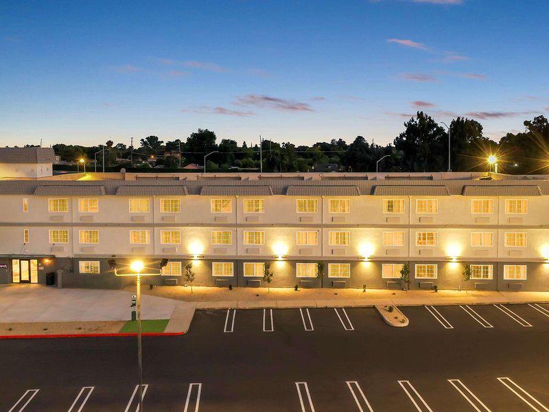 E0C75F1DFA6A9FB99A7695B726B6D4FF