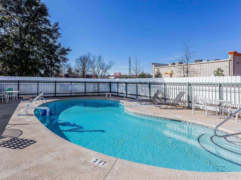 0B5C8193F70A3ECD0A0C3E96B2F7AA79