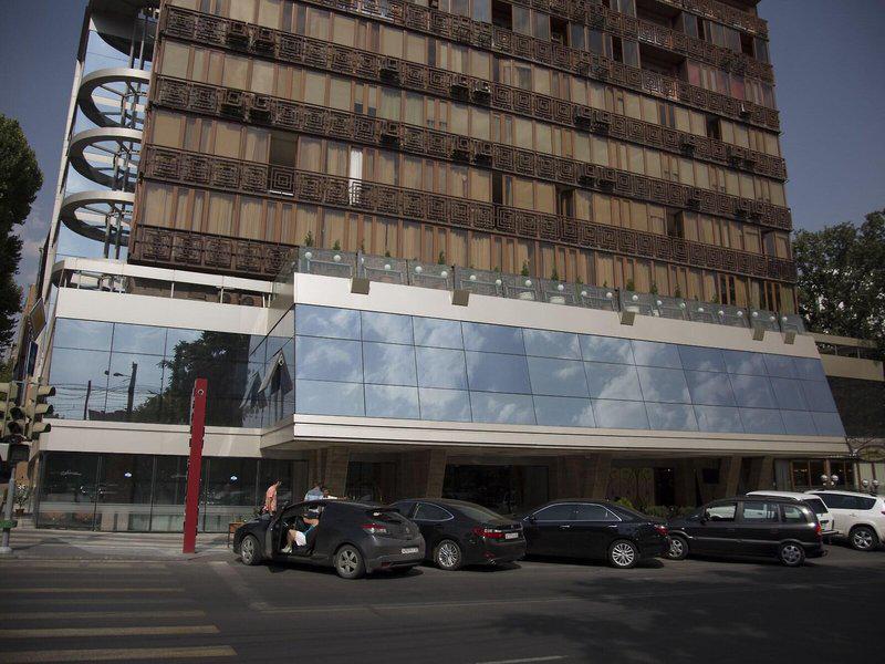 88B85CA1C6A746A1F0408D88D5E89BFF