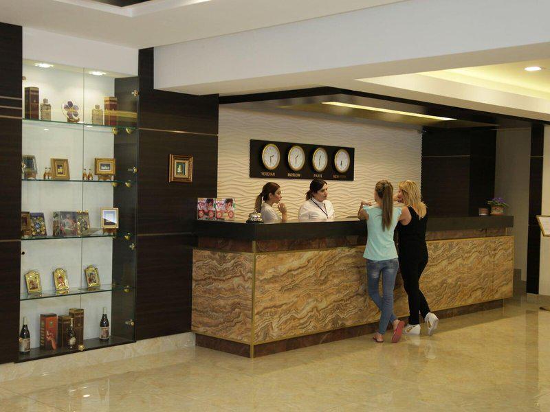 88F748D3F5BF9EAD20045789F8397A1B