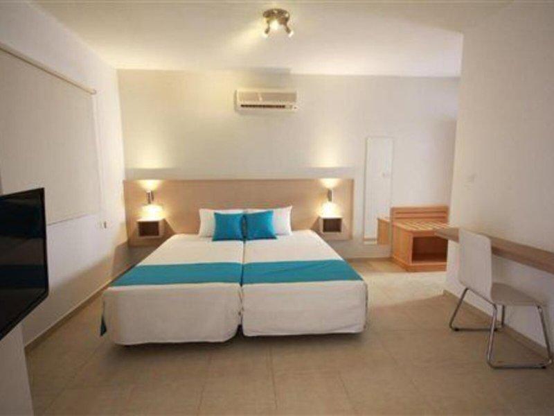 25AD23DB08519A9162B42E601B7CE49B