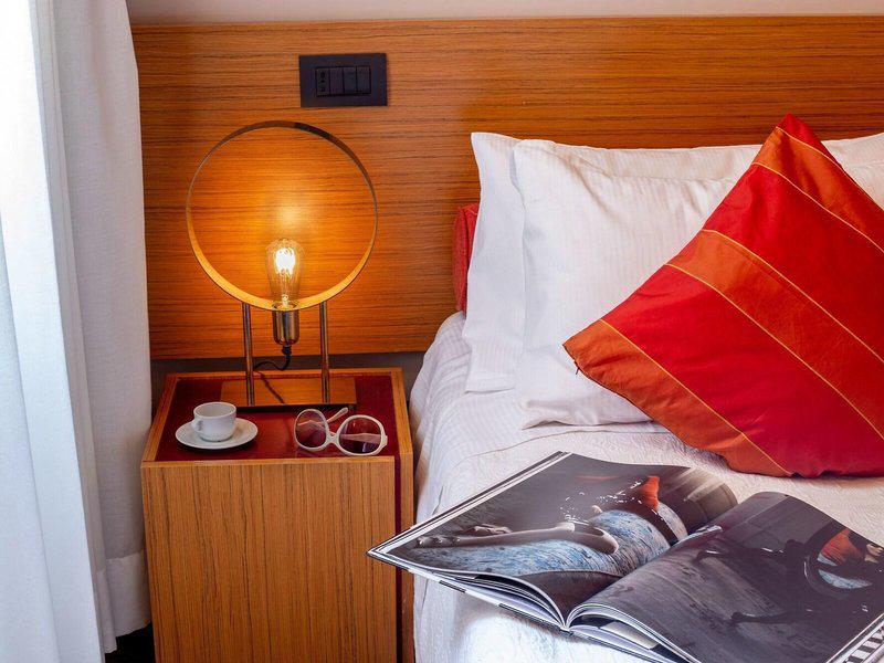 3B4AC0894B4BFC80FDA3184C08456194