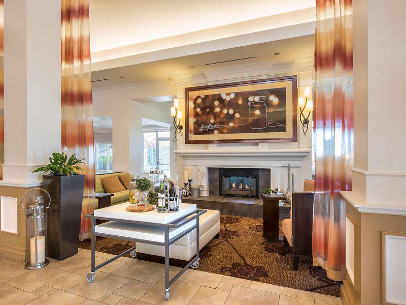 0996E141CE82EBF41B6B3A2C01B7125B