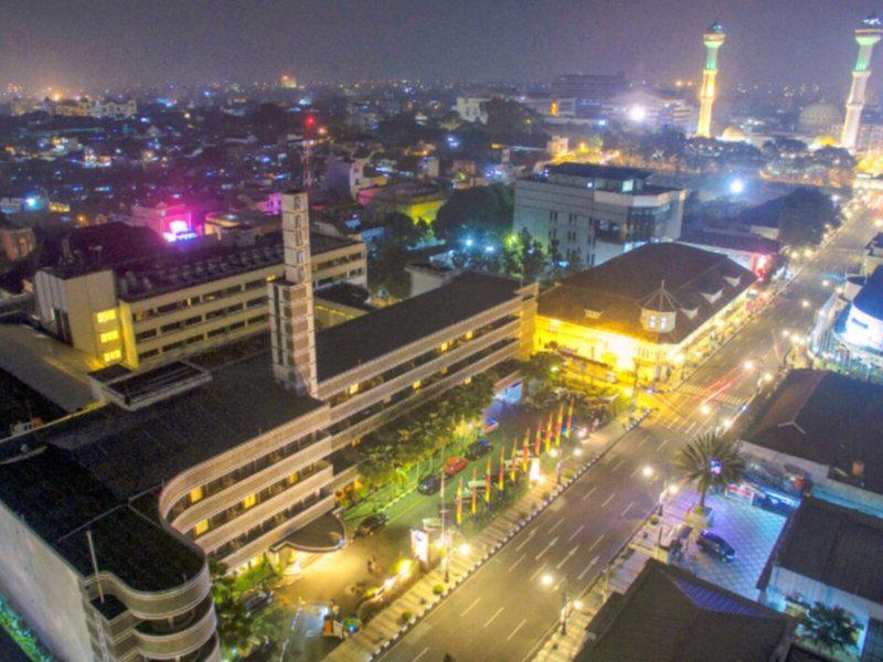 F02E6B0FF02FB73F9A04C96F5E5B370F