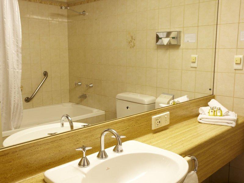 306980489CC104F3629F10E6198A4C19