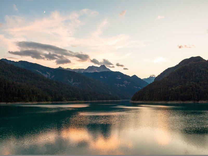 6B1D47392E34D7D1E4247A9005412E28