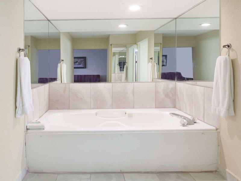 5BB2BE3A0D0C3D6BFDF0A71C005FF868