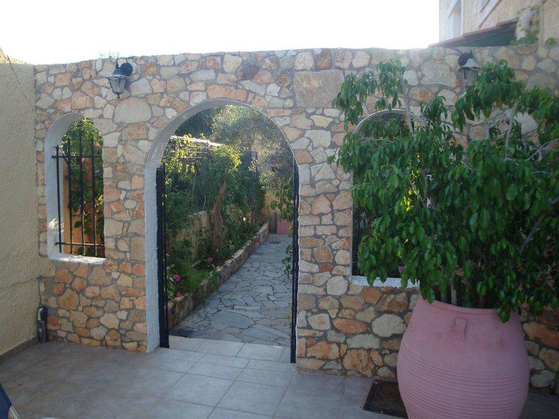 F8DF92165BEA7C4C5DB636A1319C9EE0