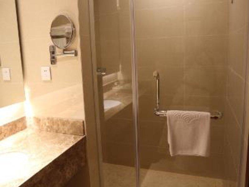 8BC002E7F71D9E8D7147827ADE435EF0