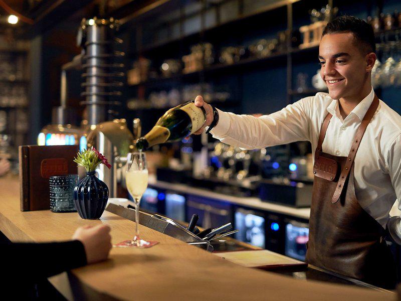 FD445B49EE814370B26D8B9269EA85F4