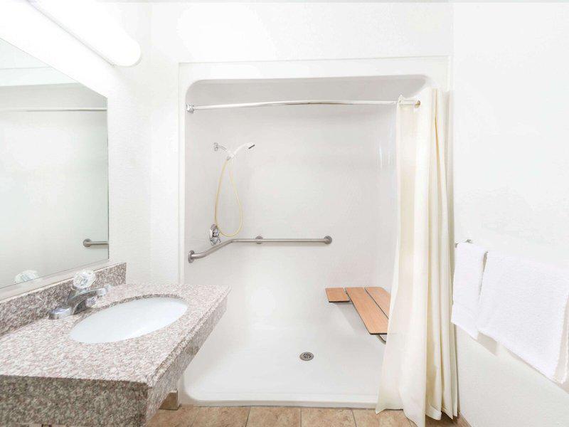 9CC6D093B628F97A335ACB14198A269E