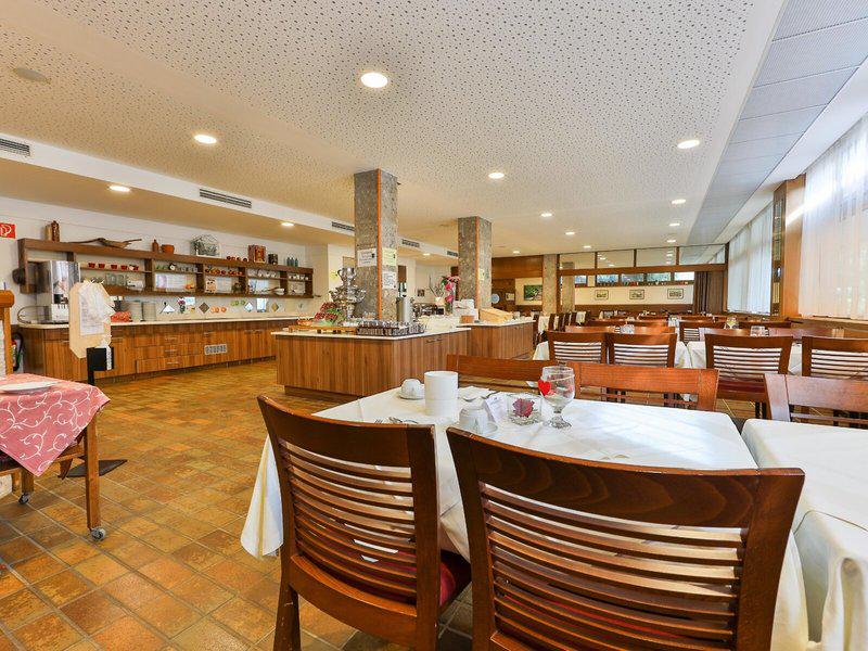 9CAA2EE793DAA52597BF8120B2193619