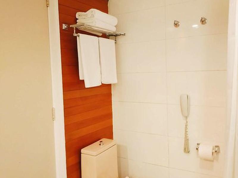 3B27E6B24B208205FA9C756C92DC5D1C