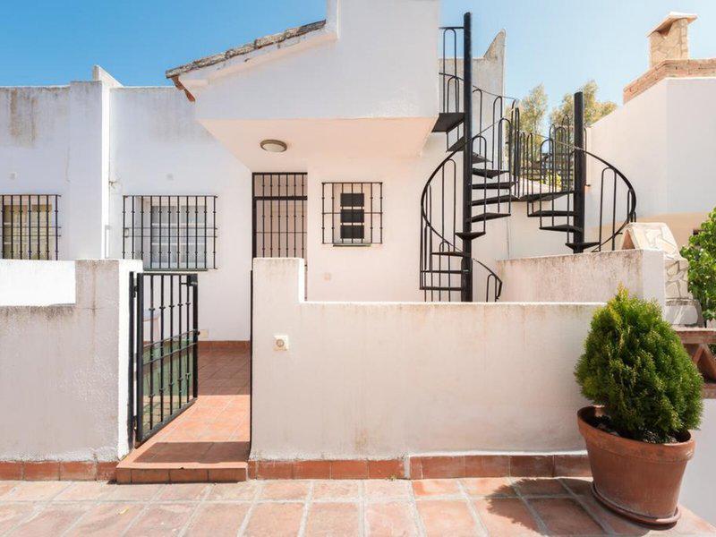 6BEA1592F3769C57B81D9DA35864F73F