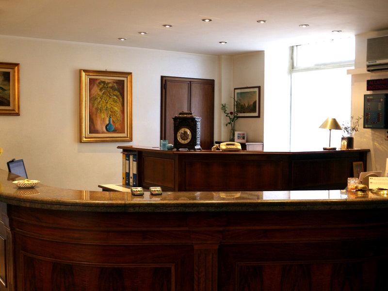 050B9B081396D9ADAD18B0FF32940363