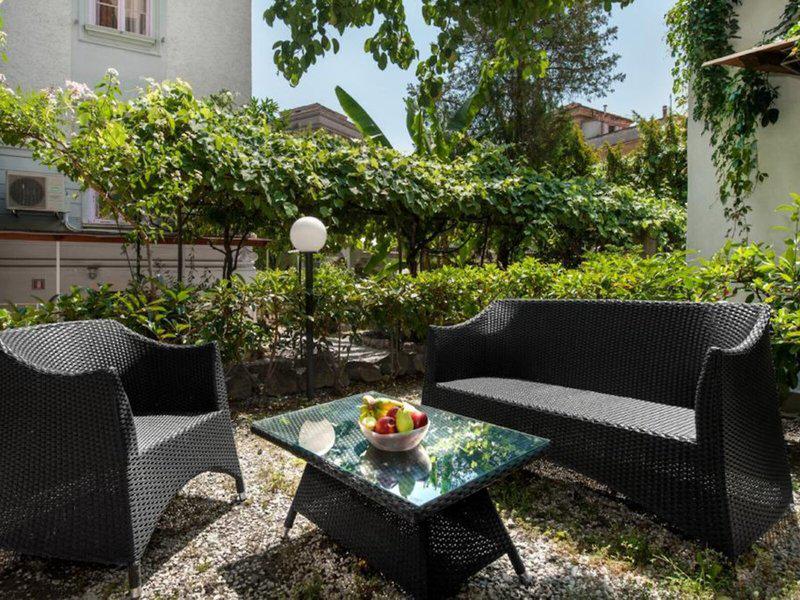 9790A26541E15BD2067A950C642E554E