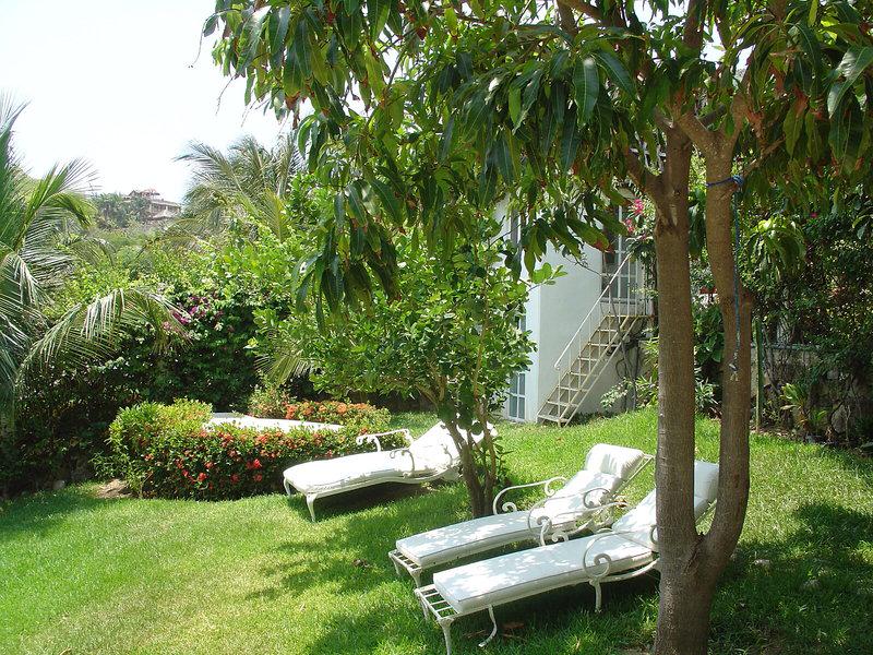 DFF1E90C5F2C37A0A83AF9E7788ACBDF