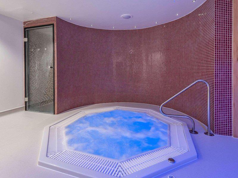 9ED8530F4828105898E2DADF5BDC48E9