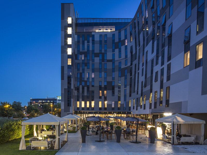 03EFA28FB9B75C54668F0BFEA30B9682