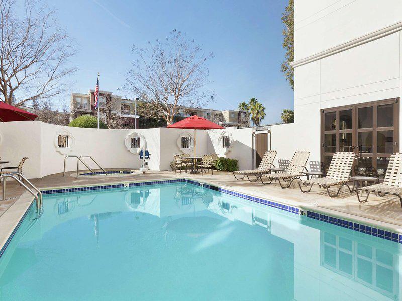 9BF6DCFA84A320DA613F9C06613C9A17