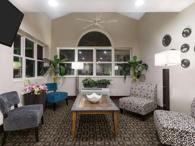 F6C34DAD669383F1D8F73937E95131F6