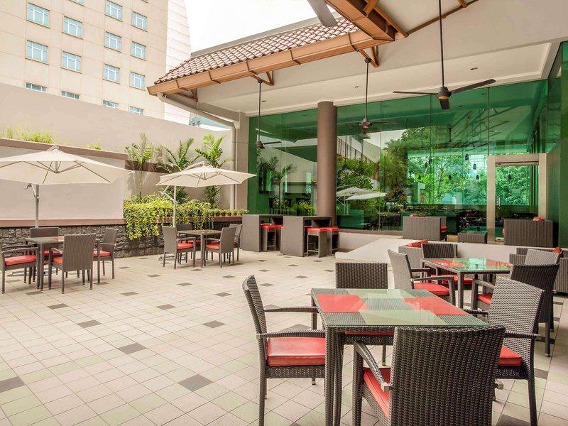 C25E6EEB60AC4D929AD4F5306A1B4D02