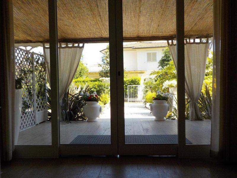 90A36730DF217326D50175CF6ABB6C93