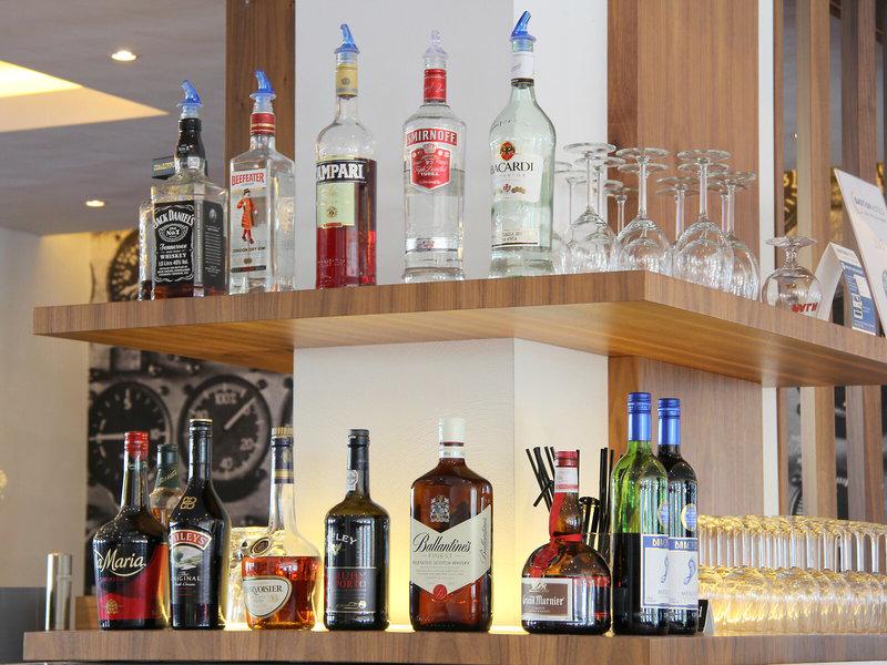 D46110F6A1BA40F92BAD5D59B2C3F7B9