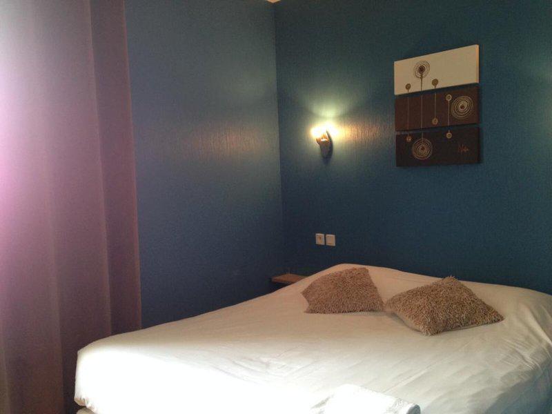 FB4C8A2141040EDF4BD3EEDF66DF78A8