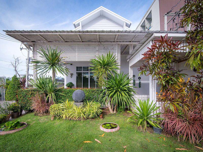 13A33D50F7553839072C88AC65B9D5BC