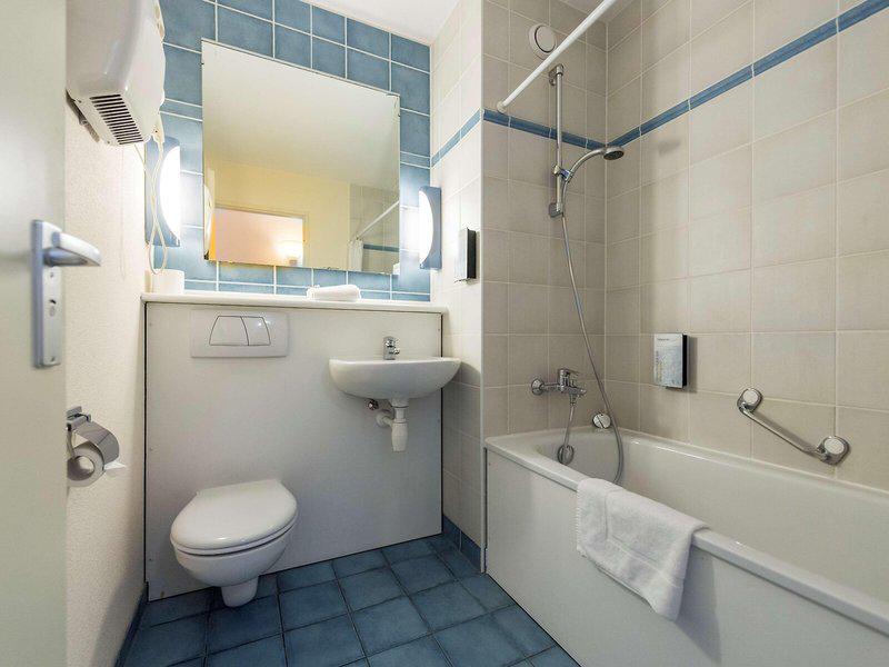 862FCB60B28A40AFC5A997299D969B7A