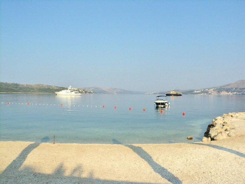 83CF24F5BA3A2BF6A885A44338FBA850