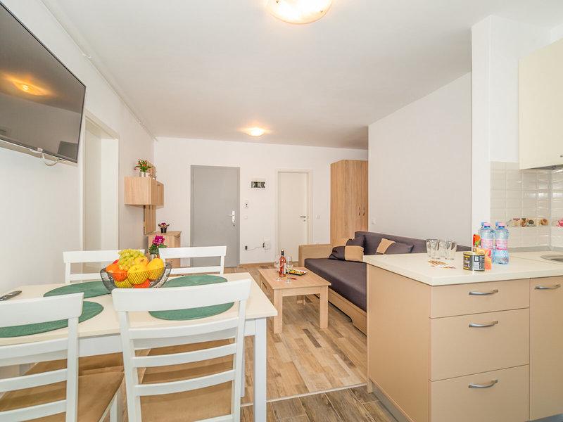 BD4056E49DF83D2D583A17BB49159383