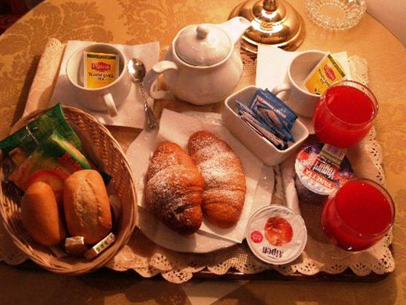 F14FF2B7BDEA10916F5BCEDCF4461154