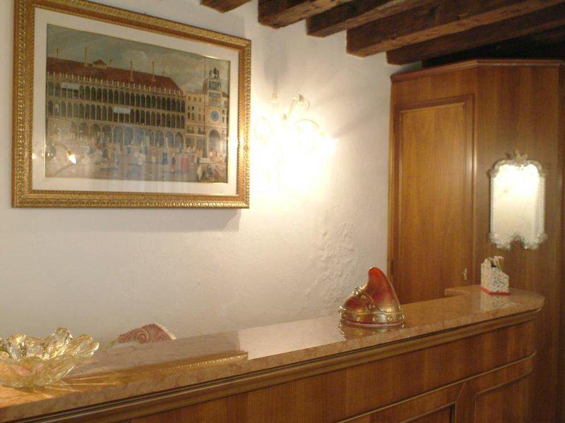 40CF2EFD9337E4AE21FAEB4177EECF78