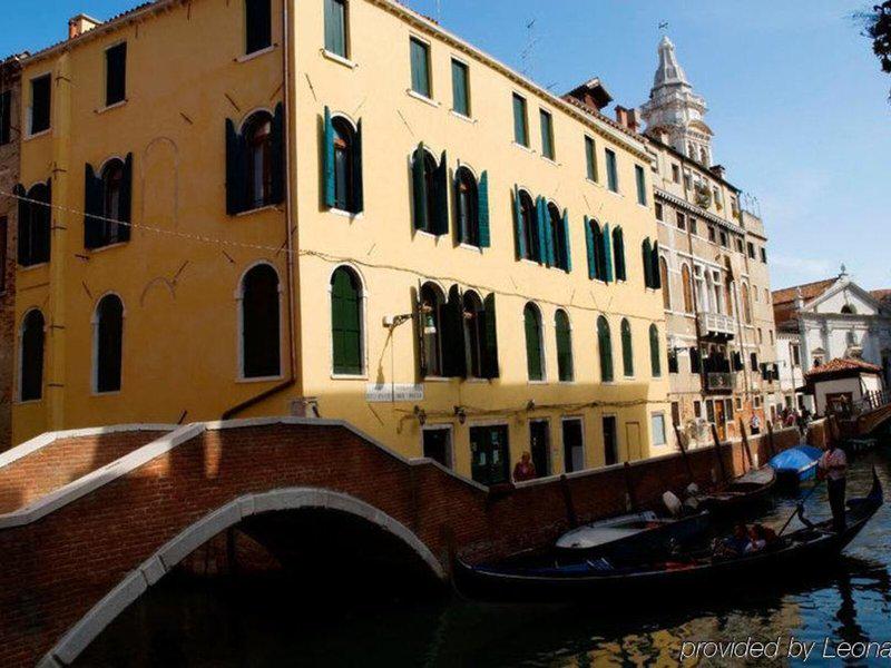 A821F40946EF4D196A9C9D96DE11B47E