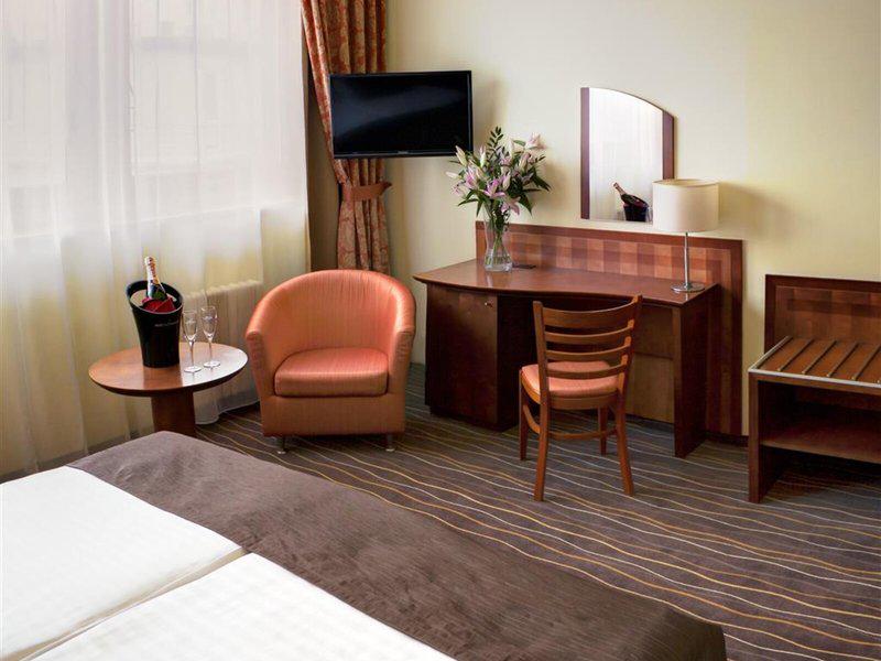 ADFEBC8B5CC1E27D8B1FDCF56854E21B