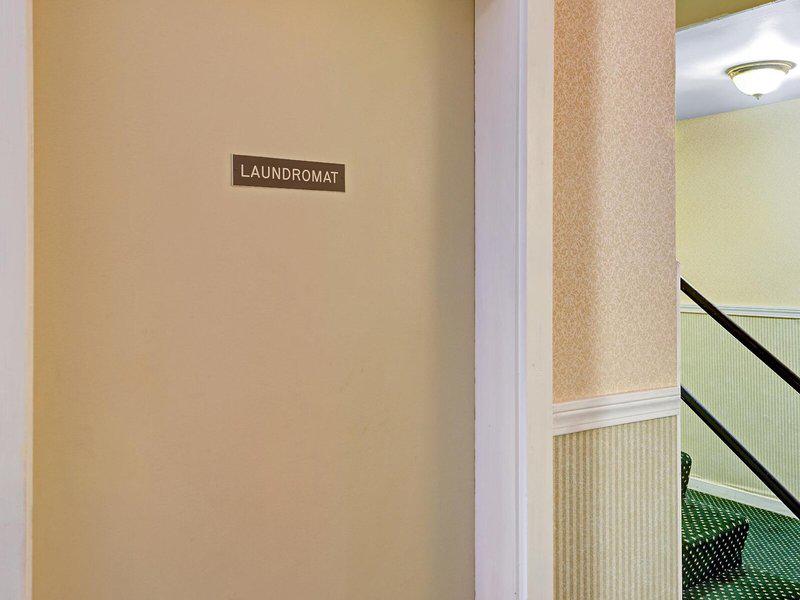 B799588F37F804889172181BABFE1E2D