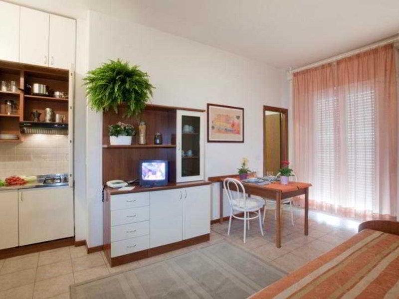 3C7DFFFEEA859833503CE47E4EC8D00D