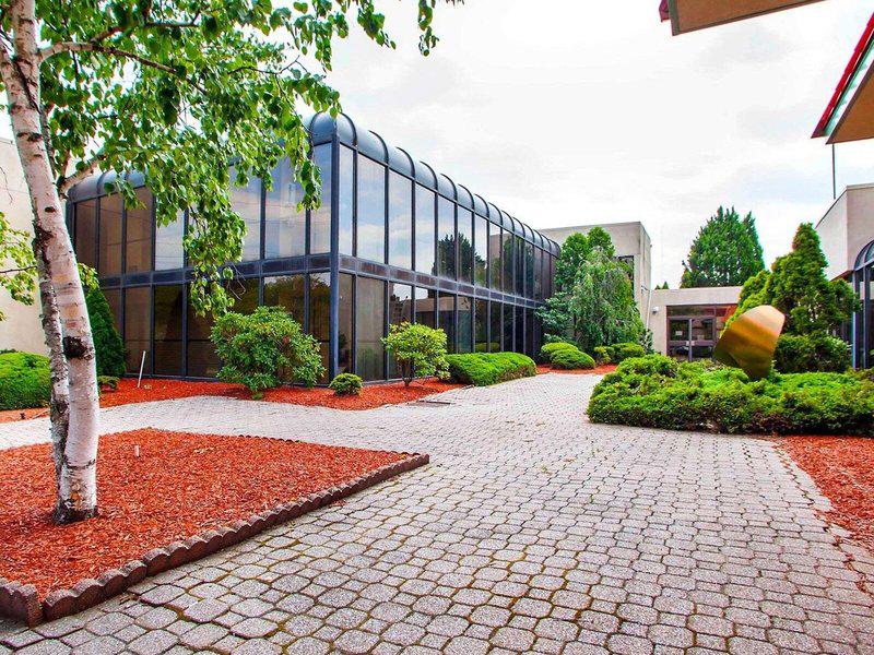 EEAEDDA590F8E51CA0DB5100F9765E12