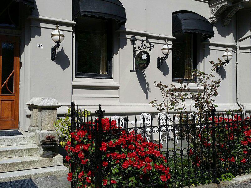 DCC744980BB4132032B6FC19BA94FD02