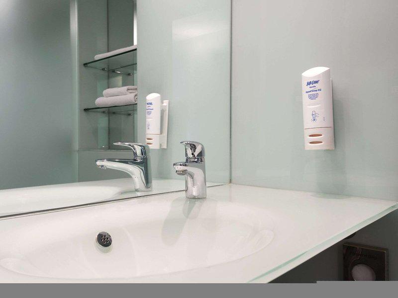 5FA96EE576FACADA6E16CBF238E96BD5