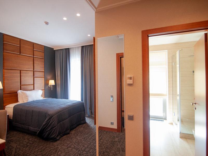 29E3F5E4806F92A356F1FB900559B6C8