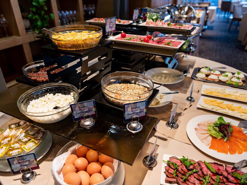 E433F53EA1DB40EB2EE08111853F4774