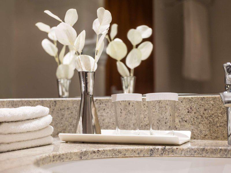 30B77FE6A23185757040D25BB2A9E39D