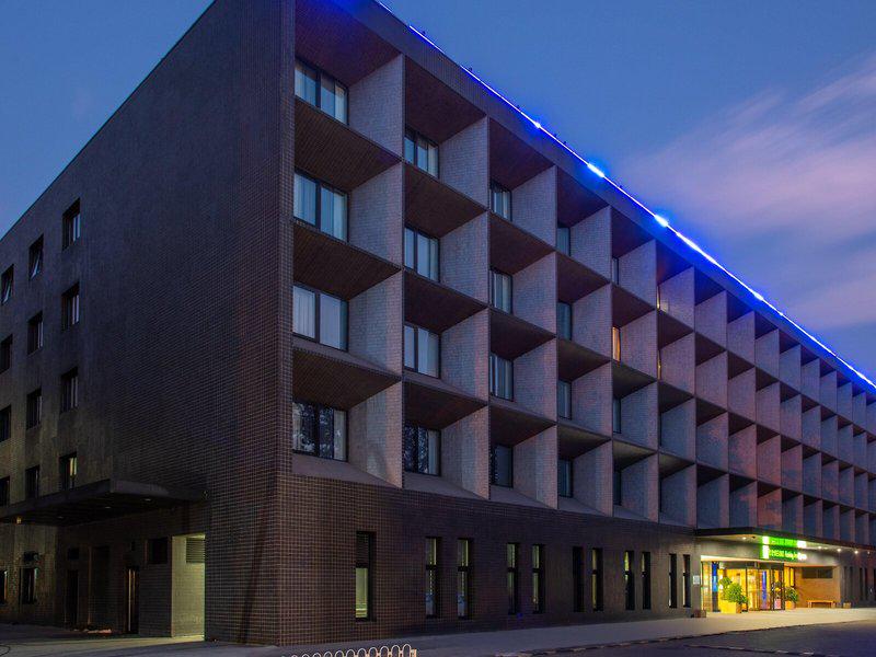 55628AC1ED3CFEBA2CB8EE3137A781D5