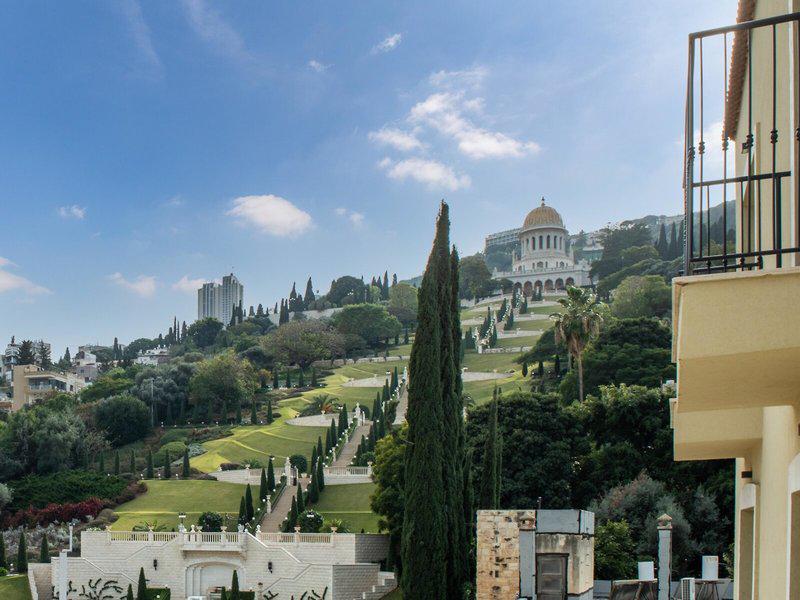 64092CD9A40D683F3A578BBF29627597